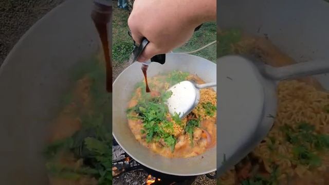 Магический вок - Лапша "CRAZY" черемша + чеснок и соус террияки #вкусно #кухняшоу #outdoorcooking смотреть онлайн