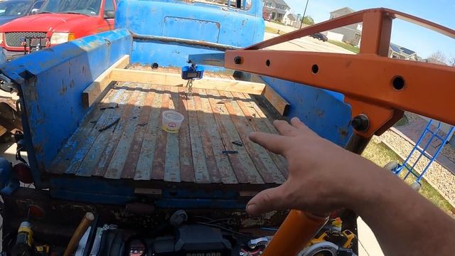 Soooo Much Rust!!! Bed Removal on 1964 M-677 FC Jeep смотреть онлайн
