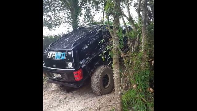 Jeep Grand Cherokee WJ-Off Road kings смотреть онлайн