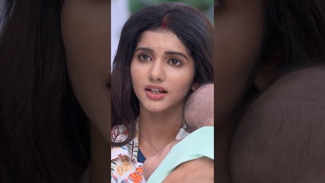 রাণী কি খুঁজে বের করতে পারবে কে ওর বিরুদ্ধে ষড়যন্ত্র করছে? смотреть онлайн