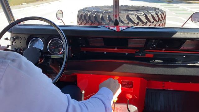 PCARMARKET Auction: Driving - 1982 Land Rover 88 Series III смотреть онлайн