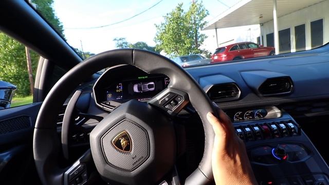 FIRST TIME DRIVING A LAMBORGHINI (ALMOST LOST IT) смотреть онлайн