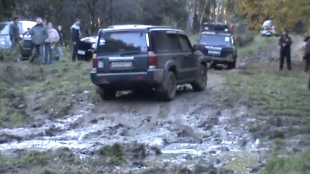 Jeep Commander vs Grand Cherokee off road battle смотреть онлайн