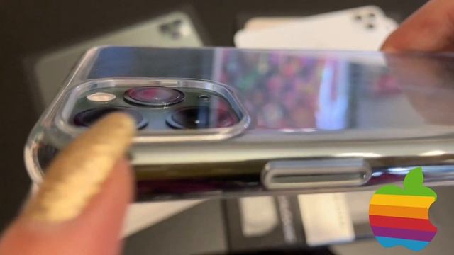 IPHONE 11 PRO MAX CASE COMPARISON (APPLE VS CAUDABE) смотреть онлайн