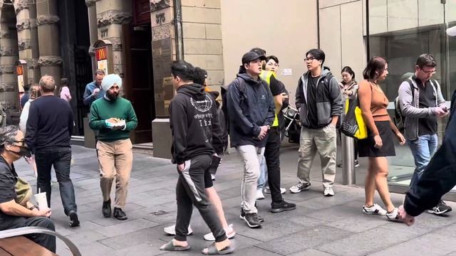 First Day iPhone 15 distribution | Apple Store | Sydney смотреть онлайн