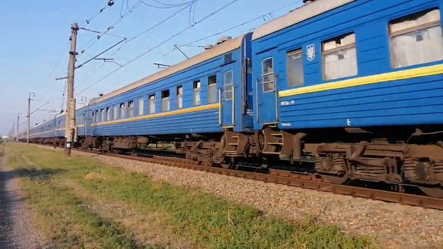ЧС7-180 С поездом Запорожье-Геническ смотреть онлайн