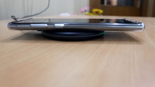 Raegr Arc 200 | 10W Fast Wireless Charger for Samsung & IPhone X | QI-Certified смотреть онлайн