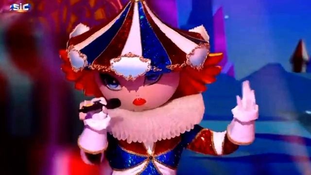 Carrossel sings "Hung Up" || A Máscara Portugal Temporada 4 смотреть онлайн