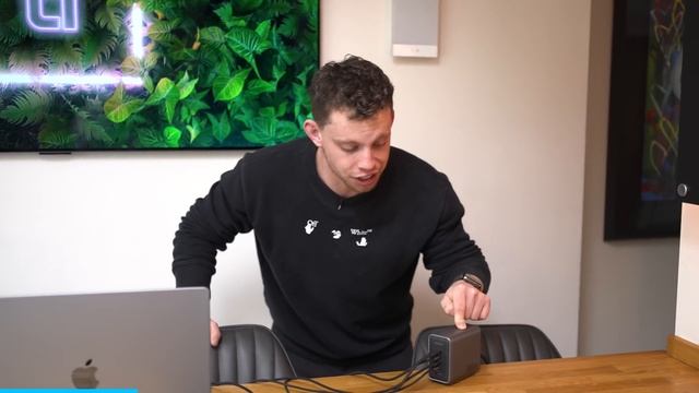 iPhone 15 Pro Max One Month Later: What's The Point!? смотреть онлайн