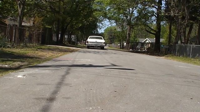 1979 Lincoln Town Coupe exhaust sound.MPG смотреть онлайн