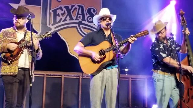 The Cleverlys - Billy Bob's Texas - Apple Bottom Jean's 2022 смотреть онлайн