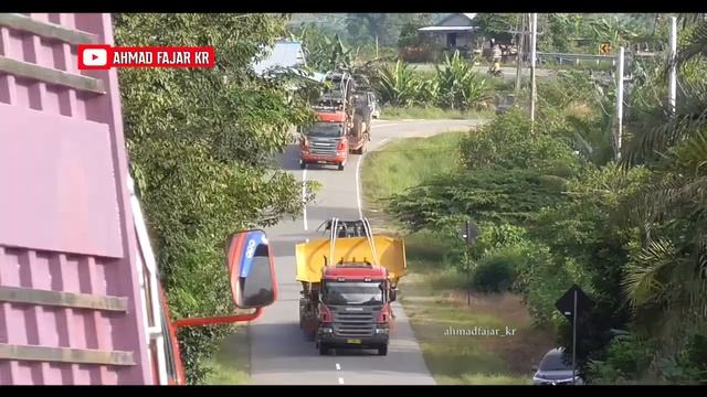 Scania P420 vs Faw 420 Merayap Muatan Buldozer dan Greader Di Jalur Lintas Kalimantan смотреть онлайн