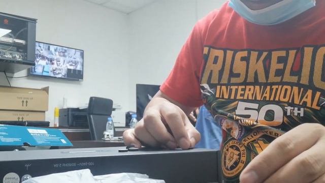 TP Link POE 8 Port Switch || Unboxing смотреть онлайн