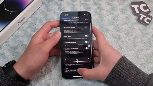 How to Enable LED Flash Alerts on iPhone 14 Pro/Max смотреть онлайн