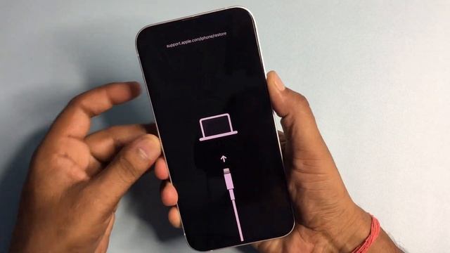 How To Exit Recovery Mode On iPhone 15 / 14 смотреть онлайн