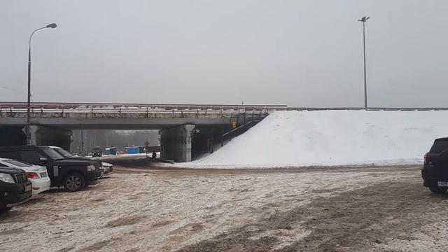 Парковка у офиса Афл в Мелькисарово смотреть онлайн