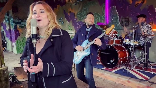 Boulevard of broken dreams mash up (Green Day) Cover by The Phoenix Grow смотреть онлайн