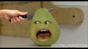 Annoying Orange - The Death Of Pear (Pear Dies)