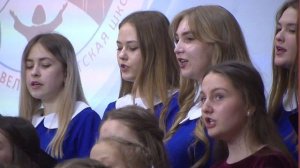 Песня "Бьют часы на старой башне". Исполняет сводный хор Вельской детской школы искусств