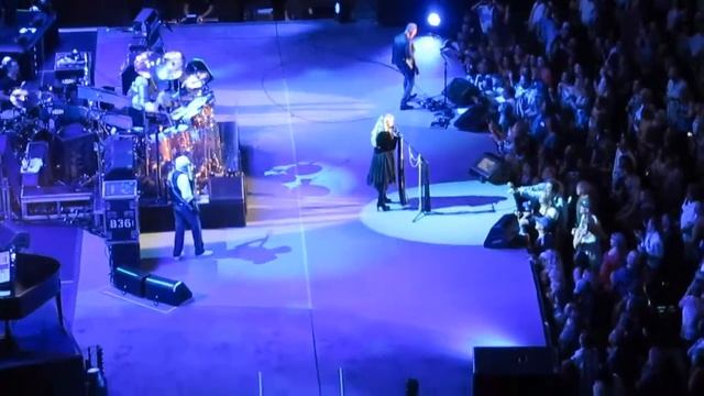 Sisters of the Moon - Fleetwood Mac смотреть онлайн