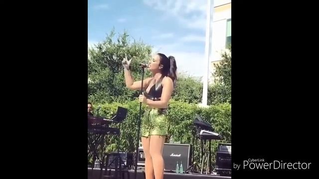 DEMI PERFORMANDO NO APPLE INFINITE LOOP - CA смотреть онлайн