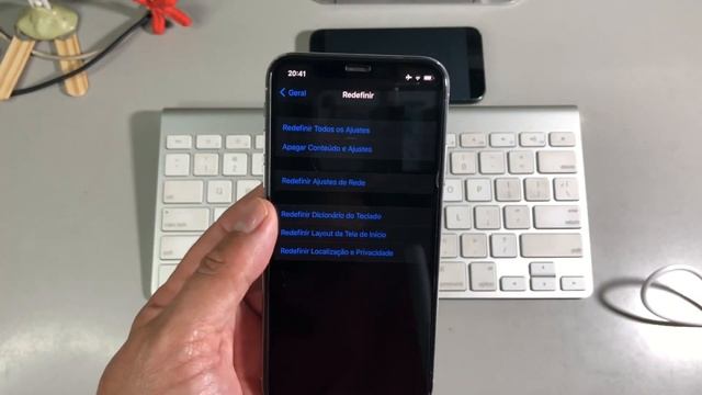 ESSA ATUALIZAÇÃO ZUOU MEU IPHONE - IOS 15.0.2 смотреть онлайн