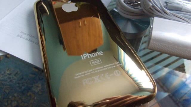 Apple iphone 3G 16GB Golden смотреть онлайн