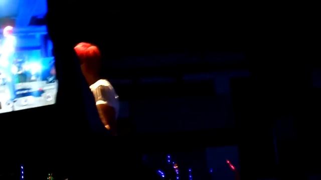 [140215] LED Apple in Romania - opening + Youngjun solo (Romania's national anthem) смотреть онлайн