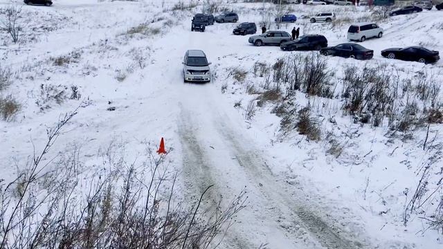 Infiniti жЫп. Битва на горке. Audi, Mercedes, Subaru, Mitsubishi offroad. part 1 смотреть онлайн