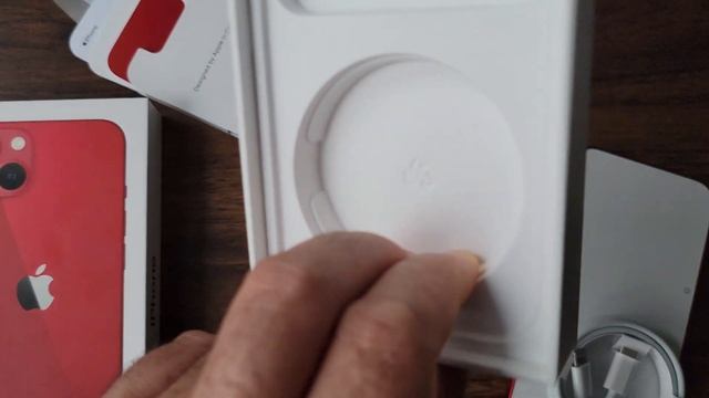 فتح علبة هاتف iPhone 13 Red смотреть онлайн