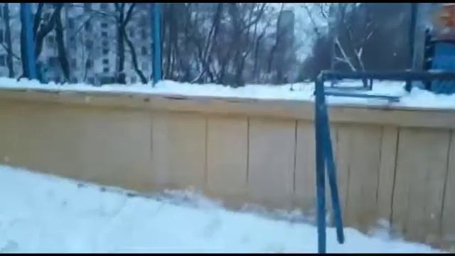 + люди на катке смотреть онлайн