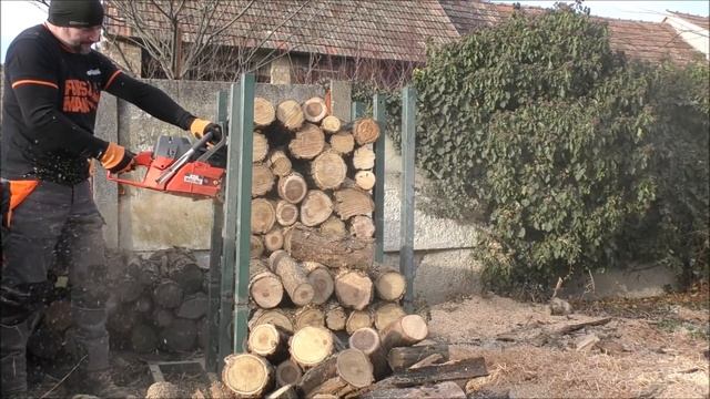 FŰRÉSZ MÁNIA: OLEO MAC 970 , 70cm-es vezetővel смотреть онлайн