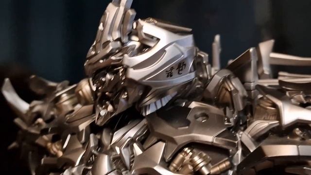 WeiJiang/Black Apple Thunder Leader & Aoyi Mech LS-12 [totally not Optimus & Megatron] Double Revie смотреть онлайн
