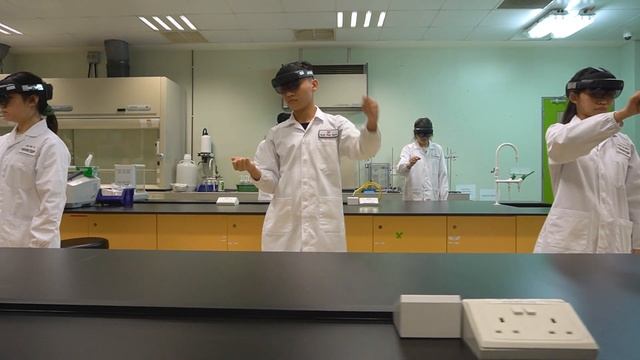 Microsoft HoloLens 2 x Singapore Polytechnic смотреть онлайн