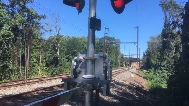 SEPTA Silverliner IV to Center City Philadelphia passing Pennypack Trail (Huntingdon Valley, PA). смотреть онлайн