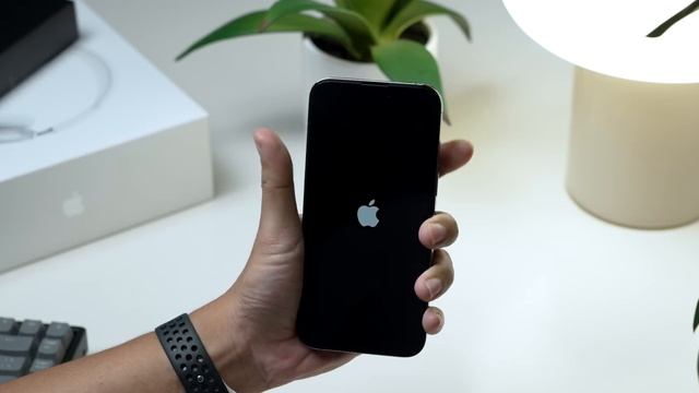 วิธีปิดเครื่อง รีสตาร์ทเครื่อง iPhone (มีแบบไม่ต้องกดปุ่มด้วย) #iMoD смотреть онлайн