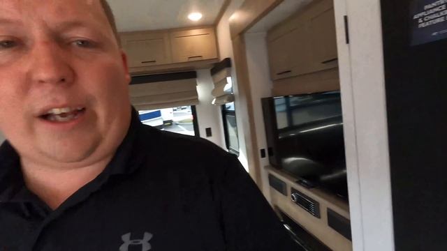 The NEWEST Brand of 5th Wheel That The Inside Is SO Modern! | Keystone Arcadia 3250 смотреть онлайн