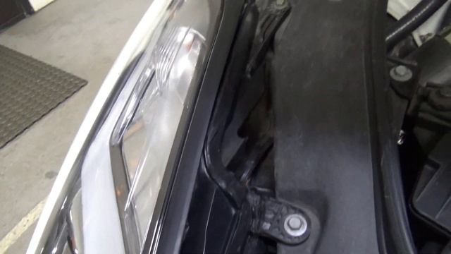 Nissan GT-R -ремонт светодиодной фары смотреть онлайн