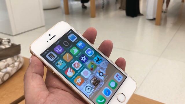 iPhone SE in 2018 смотреть онлайн