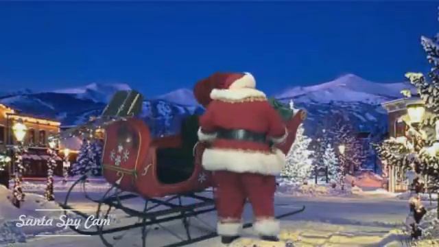 Santa lands at the Old Corner Store смотреть онлайн