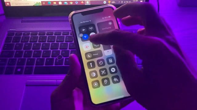 How To Fix iPhone Not Receiving Texts iOS 16/17 смотреть онлайн