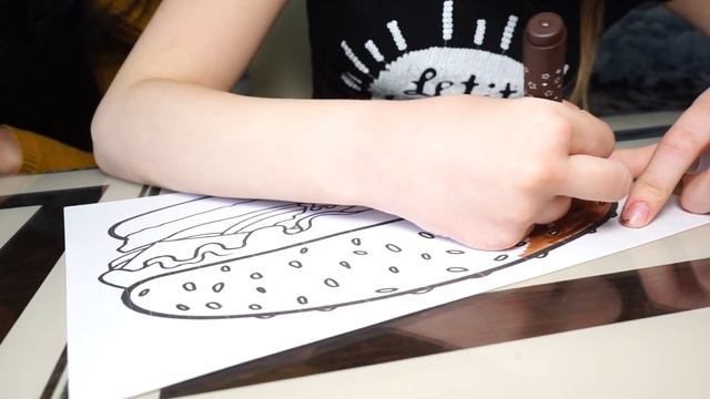 3 маркера челлендж! Кто круче мама или Таня! Новые правила! 3 markers challenge! Who's the coolest! смотреть онлайн