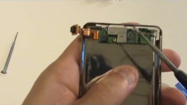 iPod 4th Generation Headphone Jack Replacement 20gb 40gb Tutorial | GadgetMenders.com смотреть онлайн