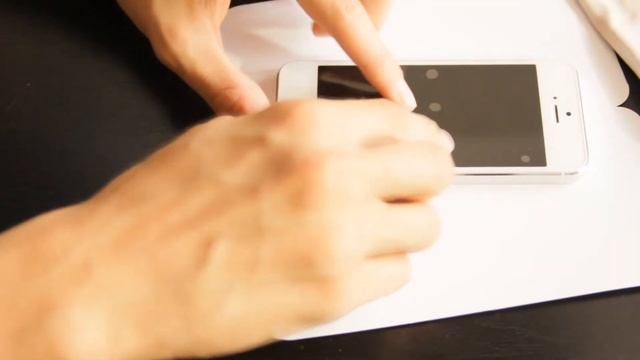 Клеим плёнку Spigen SGP Ultra Crystal Mix на iPhone 5 смотреть онлайн