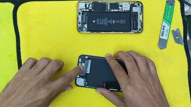 IPhone XR Screen Replacement: #iphone #viral смотреть онлайн