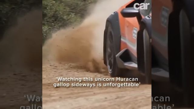 Lamborghini Huracán Sterrato : la supercar tout-terrain arrive смотреть онлайн