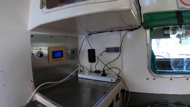6x6 Perentie Ambulance cable management смотреть онлайн