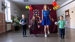 Лёгкий и красивый танец с цветами для детского сада на 8 марта "Хороши у нас в руках цветочки"