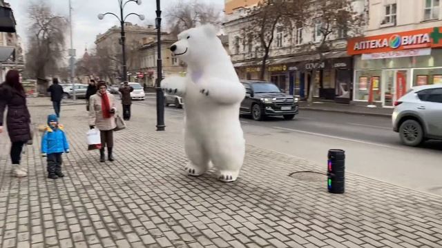 У вас тут медведи на улицах пляшут... смотреть онлайн