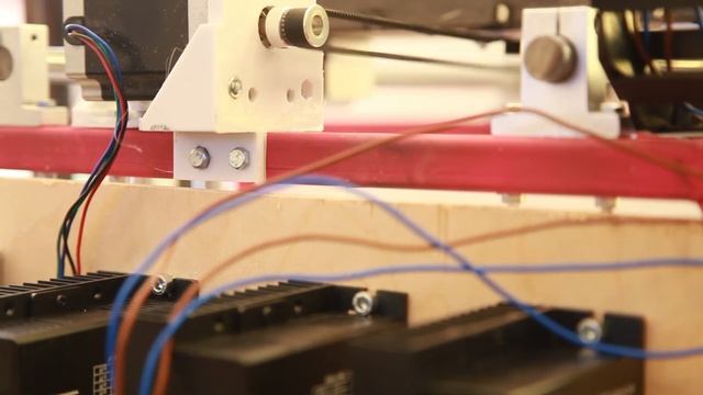 Шпиндельный ЧПУ своими руками. Ремень делает ко-ко-ко, а пластик - колбасится)) смотреть онлайн